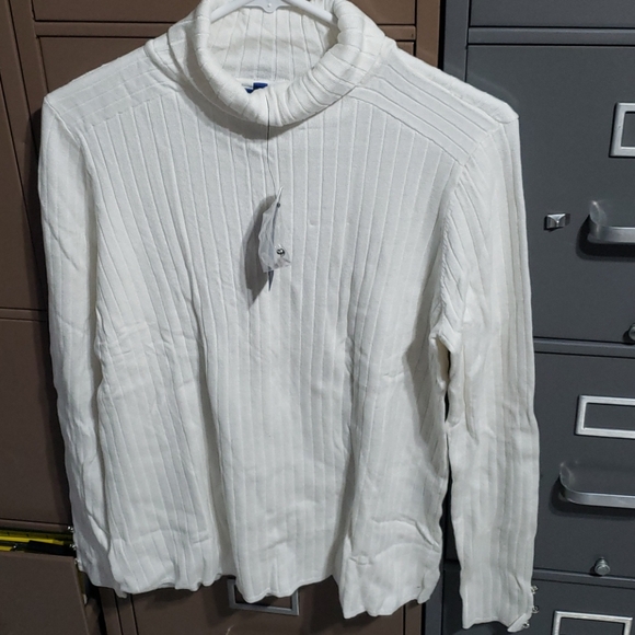 Apt. 9 Tops - Long sleeve